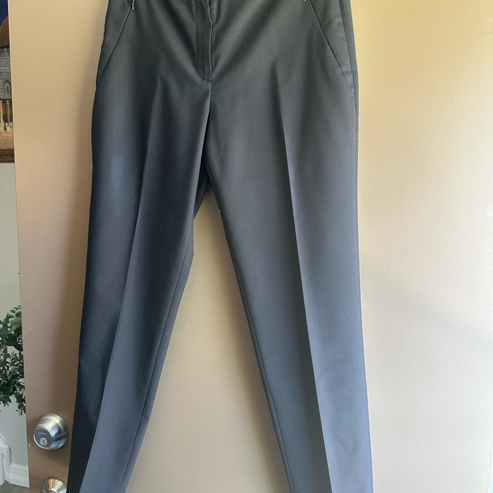 Elie Tahari slim leg dress pants US8